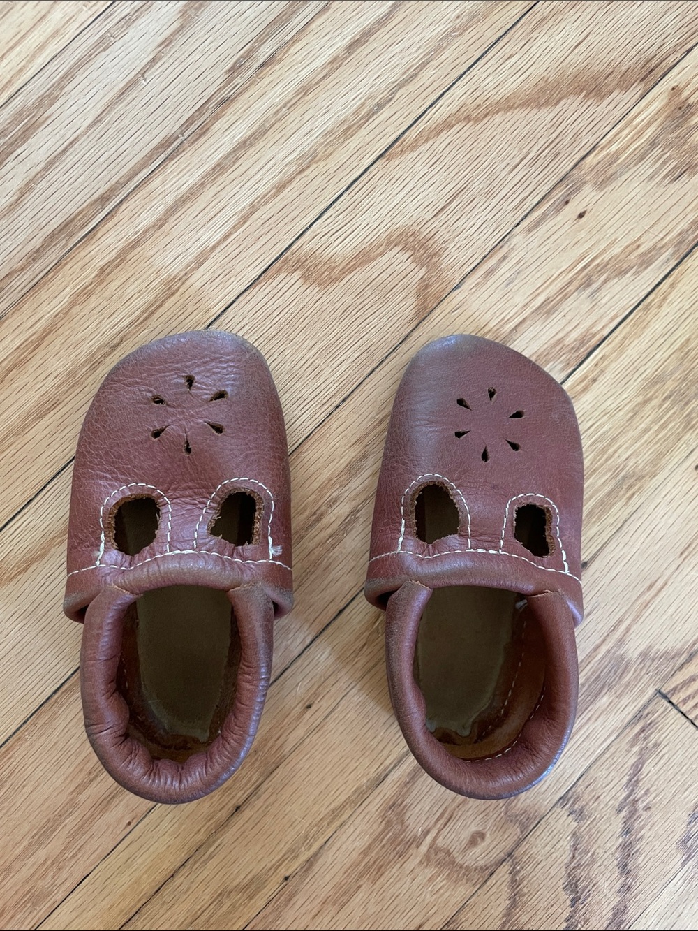 Starry Knight Design Leather Moccasins Size 6B